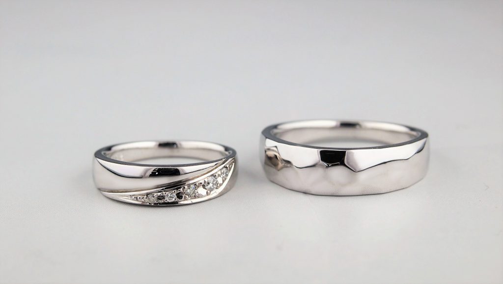 表面の凸凹、ラインを活かして