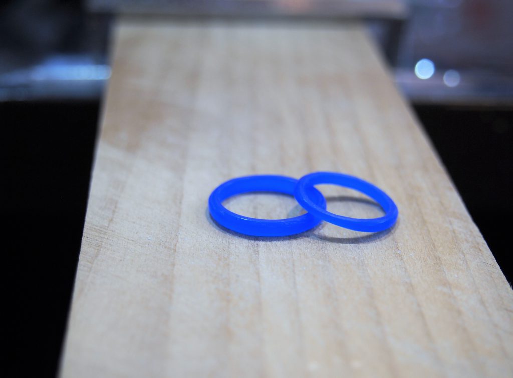 出来上がったワックスを板の子の上で撮影