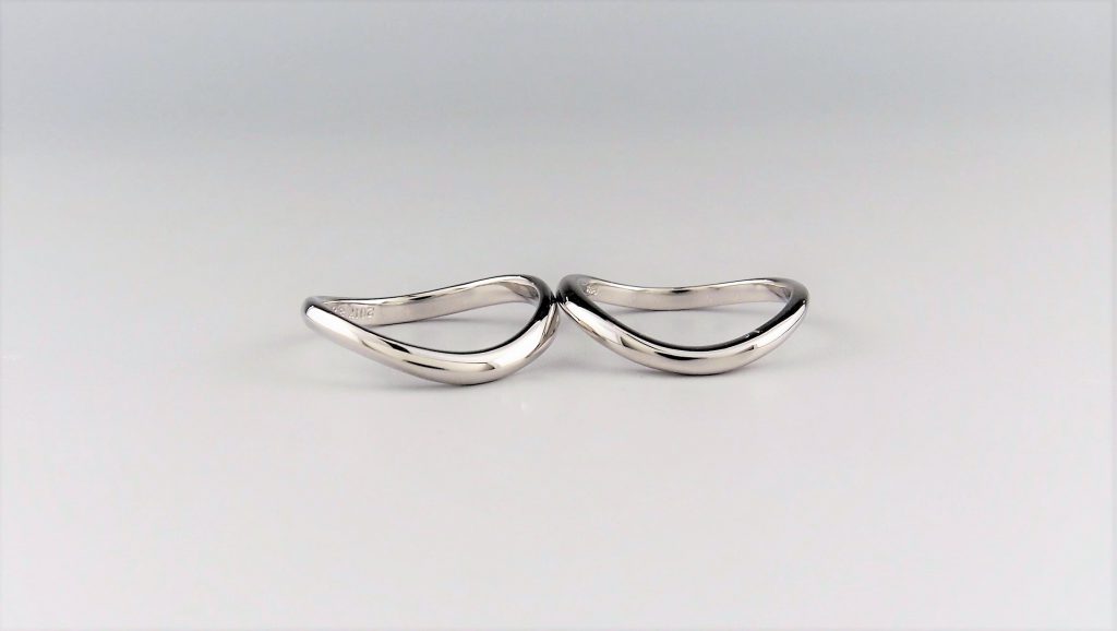 ウェーブを楽しめる指輪