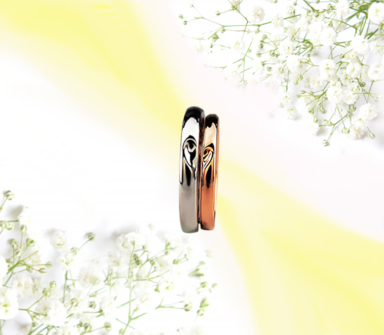 仲良く寄り添うハート模様