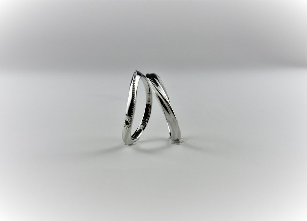 ミル打ちがラインを強調