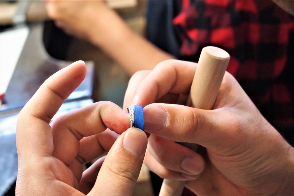 見本を参考にデザイン確認