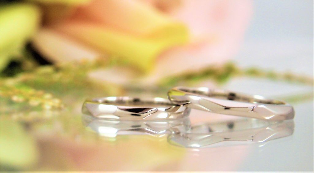 光沢が映えるデザイン