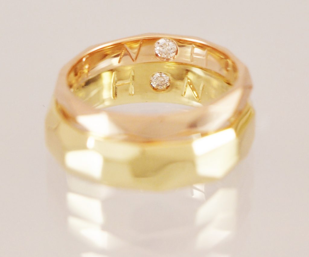 ひとつの原石からとれたダイヤモンドをそれぞれの指輪に