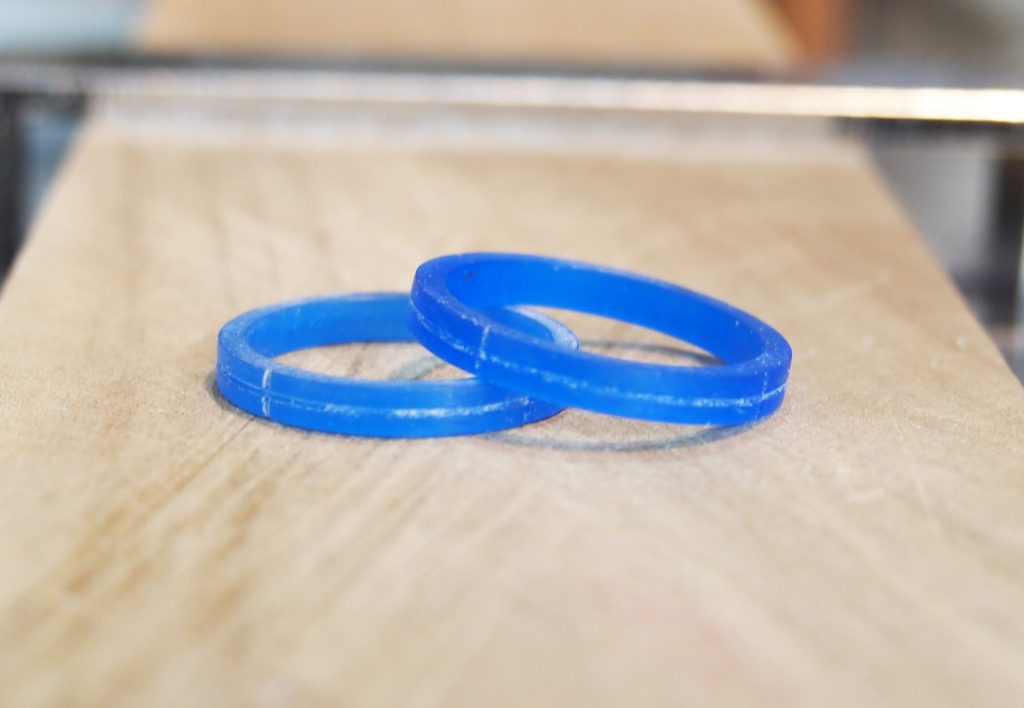 細かな作業もできる手作り指輪