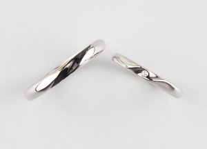 ダイヤ入り結婚指輪