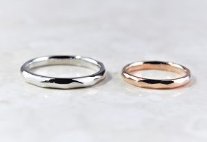 ひし形模様の結婚指輪