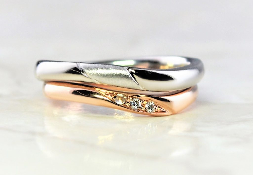 重ねて出来上がる流星デザイン