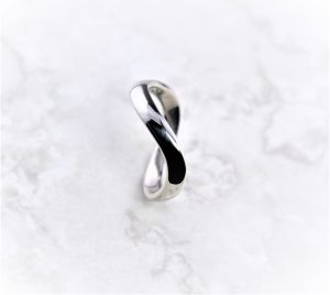 ∞に見えるデザイン